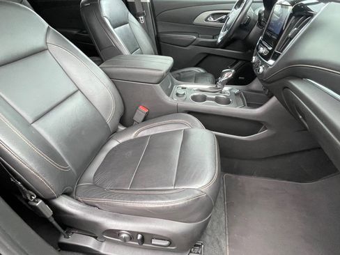 Used 2021 Chevrolet Traverse LT w/ LT Premium Package image 10