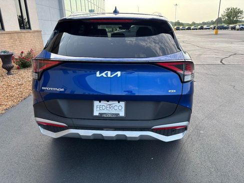 Used 2025 Kia Sportage EX AWD/4WD image 4
