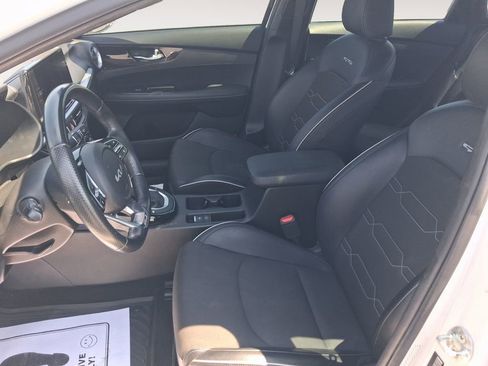 Used 2023 Kia Forte GT-Line w/ GT-Line Premium Package FWD image 9