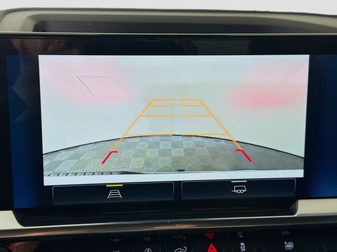 Used 2025 Chevrolet Silverado 1500 LT image 19