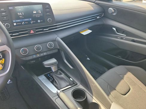 New 2026 Hyundai Elantra SE image 10