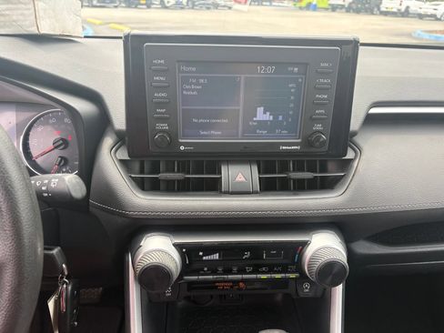 Used 2020 Toyota RAV4 LE w/ Carpet Mat Package AWD/4WD image 12