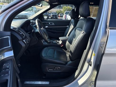 Used 2018 Ford Explorer Limited w/ Equipment Group 301A FWD image 23