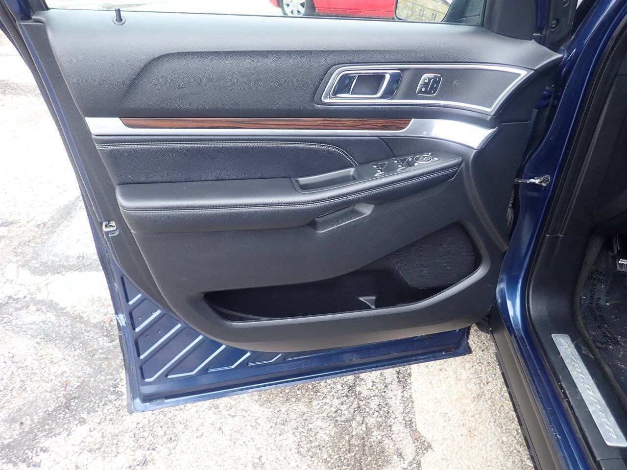 Used 2016 Ford Explorer Limited AWD/4WD image 10