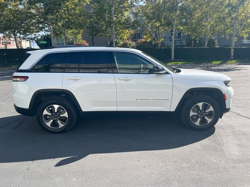 Used 2023 Jeep Grand Cherokee 4WD 4xe image 7
