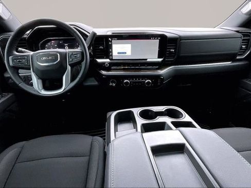 Used 2024 GMC Sierra 1500 SLE w/ X31 Off-Road Package image 7