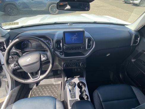 Used 2024 Ford Bronco Sport Outer Banks w/ Tech Package AWD/4WD image 7