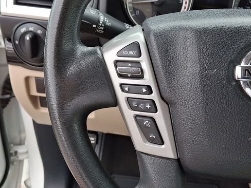 Used 2017 Nissan Titan SV AWD/4WD image 21