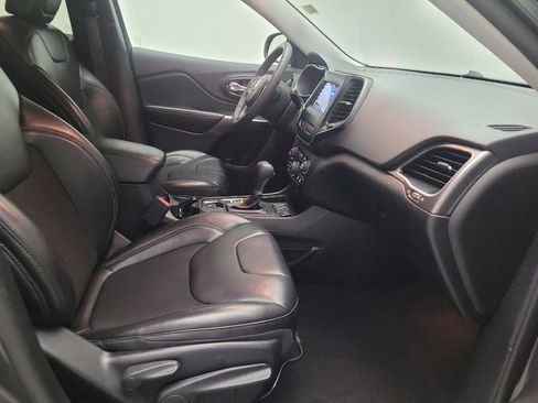 Used 2020 Jeep Cherokee Latitude Plus FWD image 21