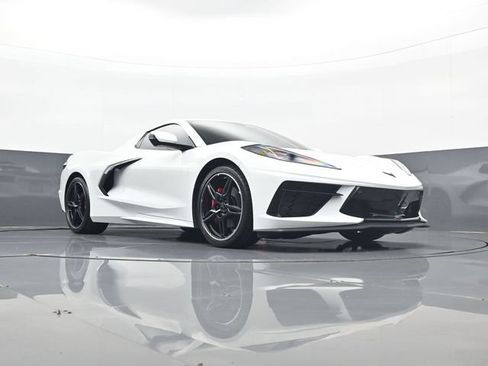 Used 2025 Chevrolet Corvette Stingray Preferred Conv w/ 2LT RWD image 23