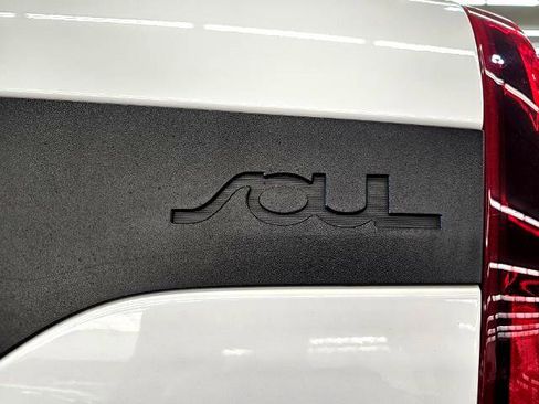 Used 2020 Kia Soul LX image 40