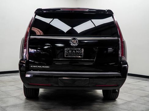 Used 2015 Cadillac Escalade ESV Premium image 9