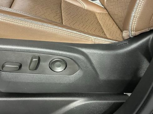 Used 2023 Chevrolet Tahoe High Country image 24