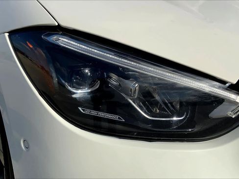 Used 2025 Mercedes-Benz C 300 Sedan image 27