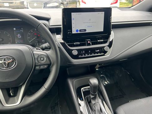 Certified 2025 Toyota Corolla Hatchback FWD image 17