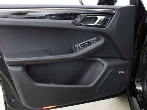 New 2025 Porsche Macan S image 23