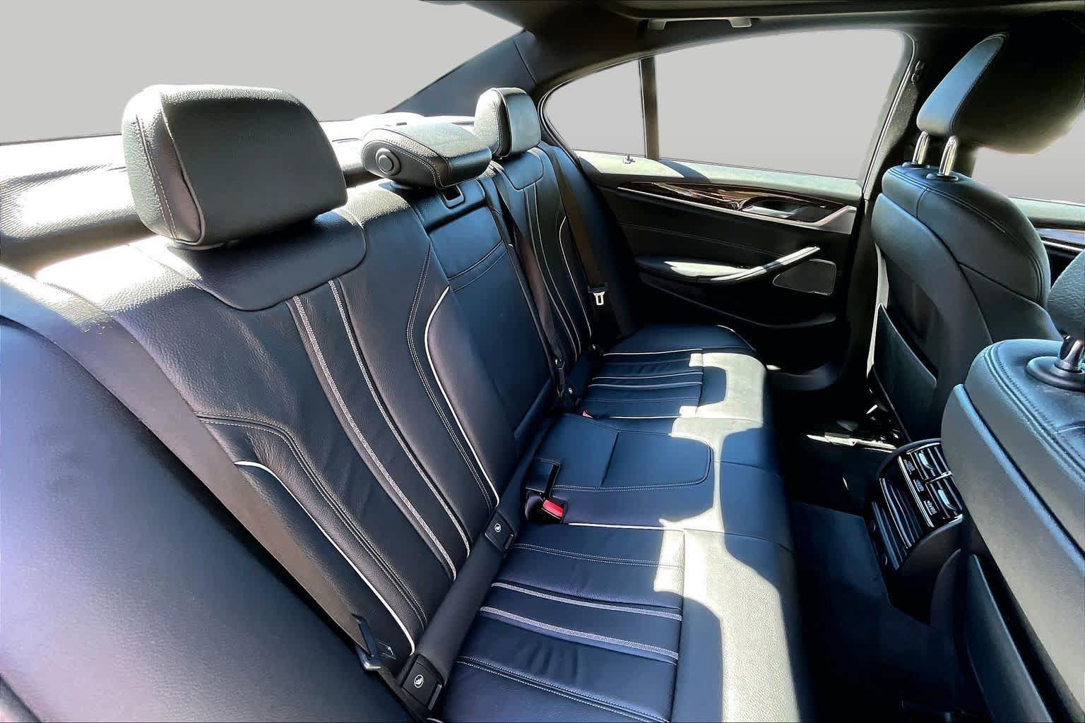Used 2019 BMW 540i w/ M Sport Package RWD image 19
