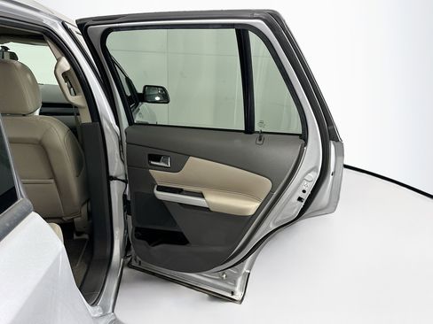 Used 2014 Ford Edge SE image 26
