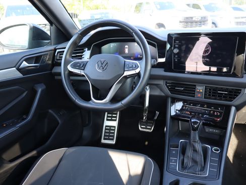 Used 2025 Volkswagen Jetta Sport FWD image 12