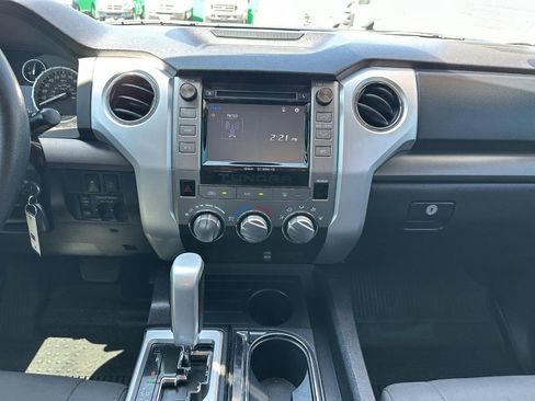 Used 2017 Toyota Tundra SR5 image 25