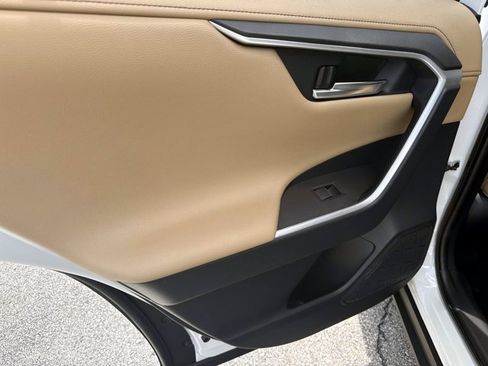 Used 2019 Toyota RAV4 Limited w/ Advanced Technology Package AWD/4WD image 13