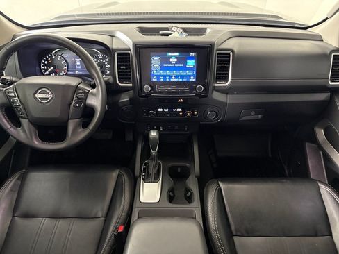 Used 2022 Nissan Frontier SV w/ SV Premium Package RWD image 32