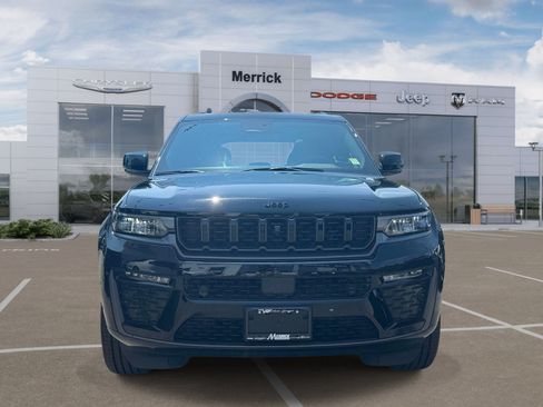 Used 2026 Jeep Grand Cherokee Limited AWD/4WD image 3