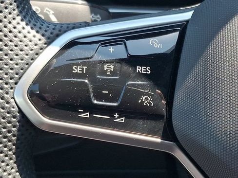 Used 2024 Volkswagen Tiguan SE R-Line AWD/4WD image 21