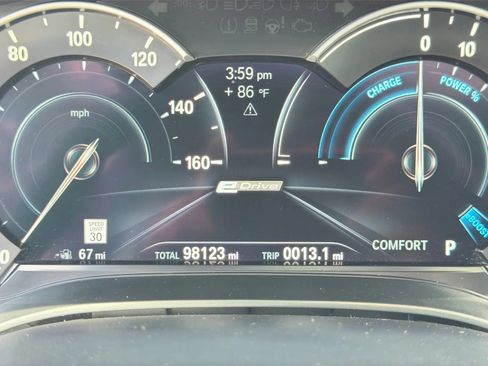 Used 2018 BMW 530e xDrive AWD/4WD image 23