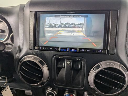 Used 2018 Jeep Wrangler Sport AWD/4WD image 17