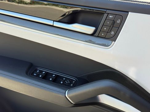 Certified 2025 Porsche Cayenne Turbo image 27