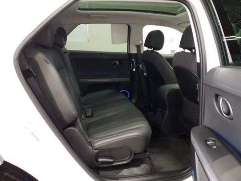 Certified 2025 Hyundai Ioniq 5 Limited image 18