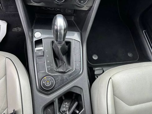Used 2019 Volkswagen Tiguan SEL Premium image 15