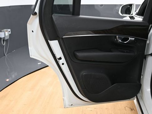 Used 2018 Volvo XC90 T6 Momentum w/ Convenience Package AWD/4WD image 36
