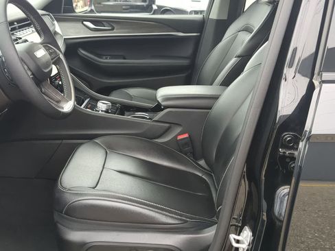 Used 2023 Jeep Grand Cherokee L Limited image 16