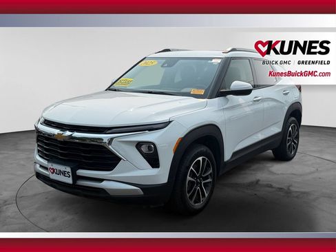 Used 2025 Chevrolet TrailBlazer LT AWD/4WD image 5