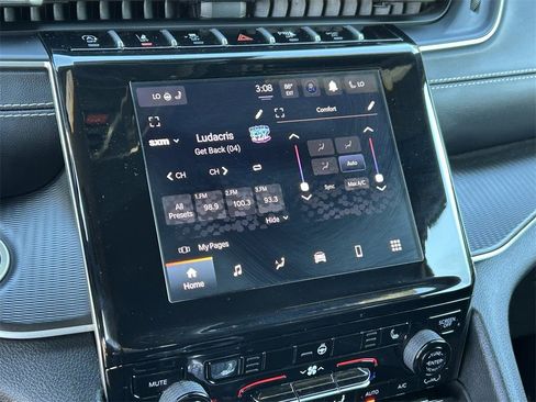 Used 2024 Jeep Grand Cherokee Altitude image 19