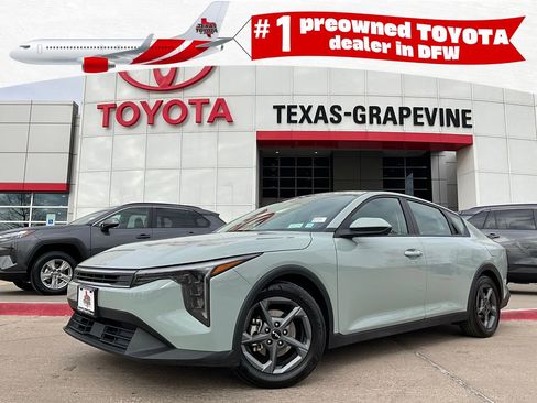 Used 2025 Kia K4 LXS image 1