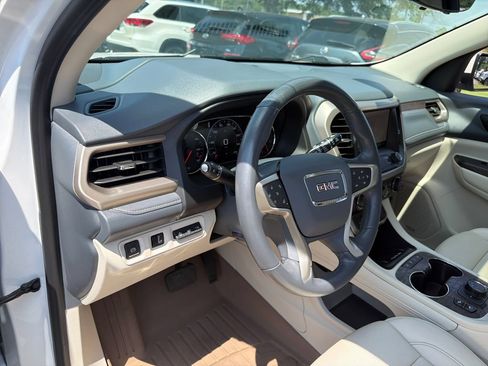 Used 2021 GMC Acadia Denali w/ Denali Technology Package FWD image 24