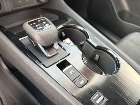 Used 2024 Nissan Rogue SV FWD image 27