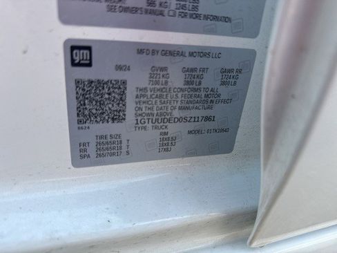 Certified 2025 GMC Sierra 1500 SLT image 30