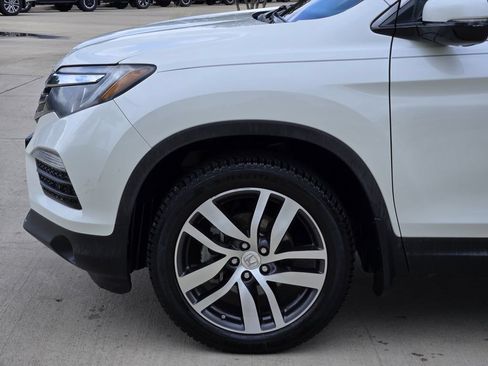 Used 2017 Honda Pilot Touring image 6