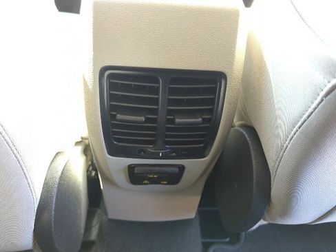 Used 2017 Ford Escape SE w/ Equipment Group 201A image 22