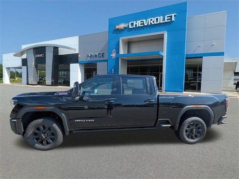 New 2025 GMC Sierra 2500 AT4 w/ AT4 Premium Plus Package image 9