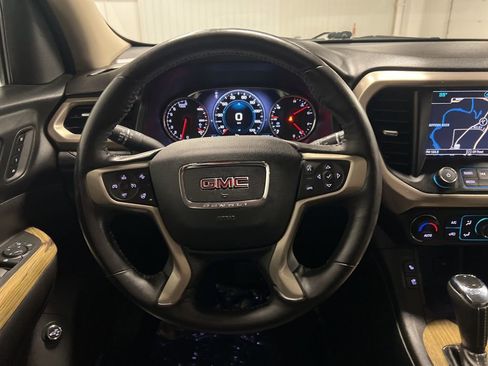 Used 2017 GMC Acadia Denali image 13