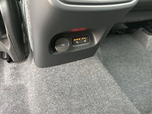 Certified 2025 Volvo XC40 B5 Plus image 14