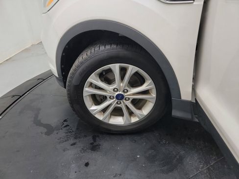 Used 2017 Ford Escape SE w/ Equipment Group 201A FWD image 30