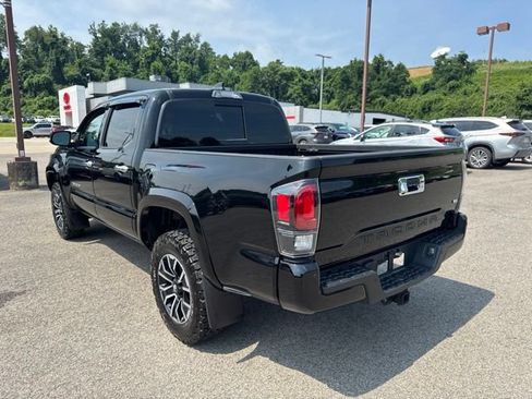 Used 2023 Toyota Tacoma TRD Sport w/ Technology Package AWD/4WD image 4