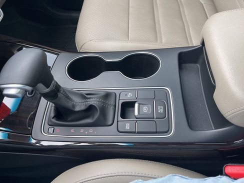 Used 2020 Kia Sorento EX image 19