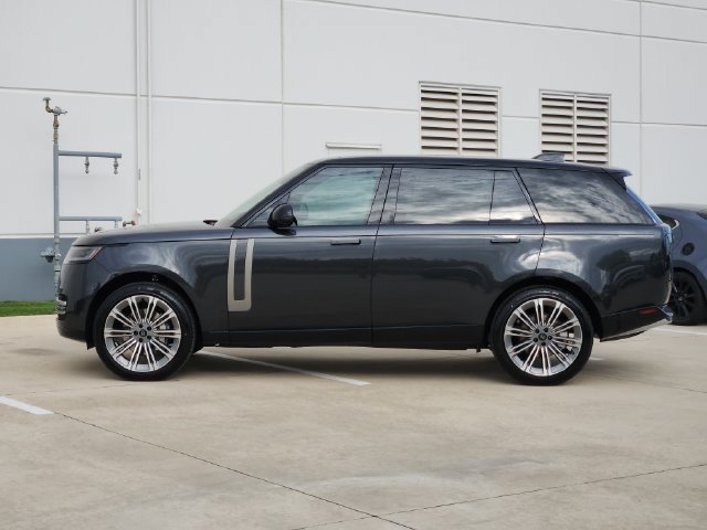 New 2027 Land Rover Range Rover Long Wheelbase SE AWD/4WD image 3